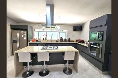 14_photo/94cfaa8ad1.98a2f1197ddc2320-ATLAS-7ef6d0e2-8317-42d9-bbb0-6926e253ccb3.jpg de casa à venda com 3 quartos, 400m² em Algarve, Cotia