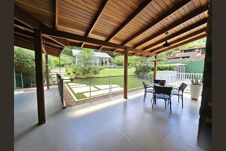 12_photo/94cfaa8ad1.98a2f1197ddc2320-ATLAS-a85cb19c-3a0f-48bd-af9f-264abed6ae63.jpg de casa à venda com 3 quartos, 400m² em Algarve, Cotia