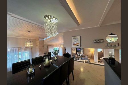 10_photo/94cfaa8e9f.50dcffd0bfa00027-ATLAS-6f96d076-99f2-49ea-a385-515427001939.jpg de casa à venda com 4 quartos, 496m² em Jardim Sao Vicente, Cotia