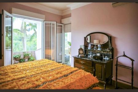 4_photo/94cfaa8eb9.f0d246bad4da1cd5-ATLAS-3def35df-53d5-4b6a-8c4a-047ebea92105.jpg de casa à venda com 5 quartos, 1000m² em Jardim Torino, Cotia