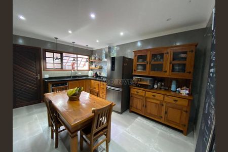 11_photo/94cfaa90a9.fe96b63aec789ef1-ATLAS-9c5d7f31-439f-4979-80c2-d91039ff22a4.jpg de casa à venda com 3 quartos, 174m² em Parque Sao George, Cotia