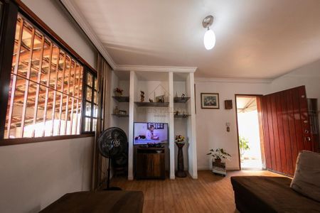 5_photo/94cfaa92d3.491a58713d1e5de3-ATLAS-3ea128b0-722b-4478-aa90-9143202cddd2.jpg de casa à venda com 2 quartos, 130m² em Cemucam, Cotia