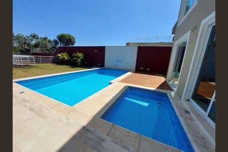 29_photo/94cfaa932f.8e927f3430f5a69c-ATLAS-2f2475a5-54a9-448e-a1a7-5268f76b185e.jpg de casa de condomínio à venda com 3 quartos, 450m² em Cemucam, Cotia