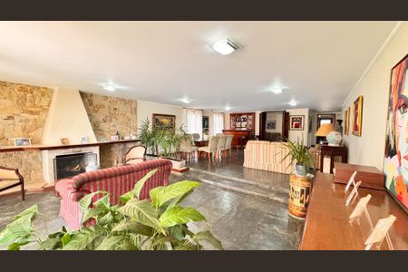 10_photo/94cfaa939d.1ee954665fa22826-ATLAS-a86fa096-9ce6-4055-8e7b-cc4d2184d22f.jpg de casa à venda com 4 quartos, 450m² em Cemucam, Cotia