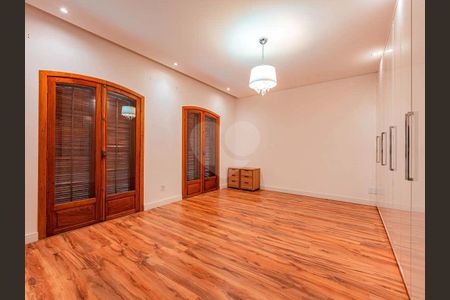 11_photo/94cfaa94b5.f861ecc718bdcbd7-ATLAS-d0701c5f-1b27-4cff-b780-ca1fa06fff78.jpg de casa à venda com 4 quartos, 308m² em Jardim Passargada I, Cotia