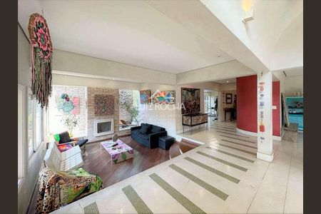 2_photo/94cfaa94b7.ceff8192393c33de-ATLAS-2cb4c2a3-97b5-44ae-9766-e22e4d565bd2.jpg de casa à venda com 3 quartos, 309m² em Jardim Passargada I, Cotia