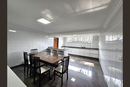 3_photo/94cfaa94eb.7a69ff73eb43ff8d-ATLAS-61be2fbc-a544-461f-b667-cb03c76ebb4f.jpg de casa de condomínio à venda com 5 quartos, 623m² em Cemucam, Cotia