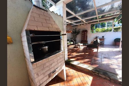 35_photo/94cfaa95e7.9eecf551d6c01c31-ATLAS-e460c1dc-abcd-4a63-a8b7-26a7f3ee926d.jpg de casa à venda com 3 quartos, 290m² em Vila Santo Antonio de Carapicuiba, Cotia