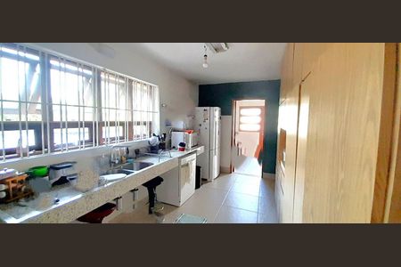 12_photo/94cfaa95f7.9c5959cca0926d06-ATLAS-e0ea7815-dd86-4930-a373-d37f1380d576.jpg de casa à venda com 5 quartos, 270m² em Vila Santo Antônio, Cotia