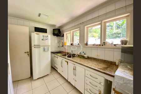 3_photo/94cfaa9879.1aa5b8f538f3adaf-ATLAS-2e489bb3-7fa9-4ece-b90c-c91528f32f88.jpg de casa à venda com 4 quartos, 433m² em Vila Santo Antonio de Carapicuiba, Cotia