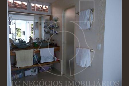 18_photo/94cfaa98cb.d881307b5135e420-ATLAS-00847bc9-fdc0-456d-8cd0-3f877b0f1fe0.jpg de casa à venda com 4 quartos, 484m² em Vila Santo Antônio, Cotia