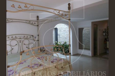14_photo/94cfaa98cb.d881307b5135e420-ATLAS-2a1fe5e8-2118-455b-a665-9c274808c3b9.jpg de casa à venda com 4 quartos, 484m² em Vila Santo Antônio, Cotia