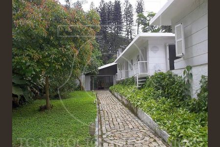 29_photo/94cfaa98cb.d881307b5135e420-ATLAS-5216fbf8-89f7-43af-8a75-2e403e06a3eb.jpg de casa à venda com 4 quartos, 484m² em Vila Santo Antônio, Cotia