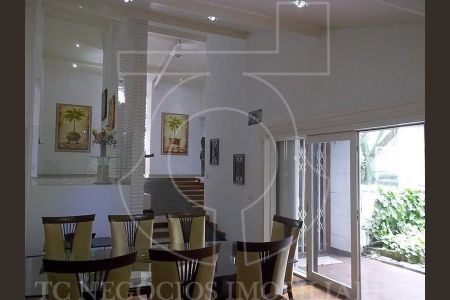 8_photo/94cfaa98cb.d881307b5135e420-ATLAS-fbf73e4f-39f6-4def-9524-9df55bc1cfd6.jpg de casa à venda com 4 quartos, 484m² em Vila Santo Antônio, Cotia