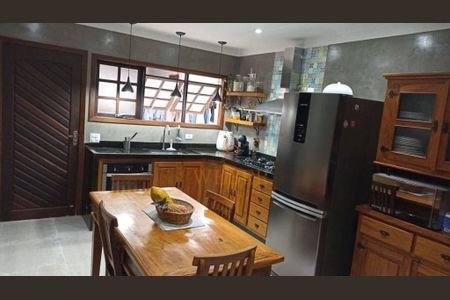 2_photo/94cfaa9a83.fe96b63aec789ef1-ATLAS-0b679bc9-f320-4da2-a643-9efa2fffc250.jpg de casa à venda com 3 quartos, 174m² em Vila Santo Antonio de Carapicuiba, Cotia