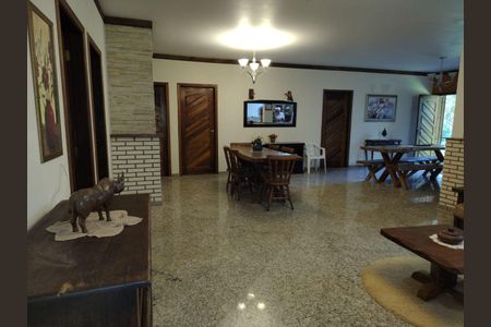 7_photo/94cfaa9a8b.ceff8192393c33de-ATLAS-81c72910-d9f0-4166-8dc1-3b8325d4b8eb.jpg de casa à venda com 4 quartos, 250m² em Vila Santo Antonio de Carapicuiba, Cotia