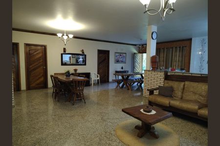 4_photo/94cfaa9a8b.ceff8192393c33de-ATLAS-836d892c-3f52-400e-9a1f-4009ac8abd2d.jpg de casa à venda com 4 quartos, 250m² em Vila Santo Antonio de Carapicuiba, Cotia