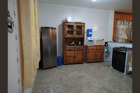 13_photo/94cfaa9a8b.ceff8192393c33de-ATLAS-b04b6af7-73d4-40d4-b91d-9dc3f9c1d920.jpg de casa à venda com 4 quartos, 250m² em Vila Santo Antonio de Carapicuiba, Cotia