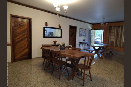 6_photo/94cfaa9a8b.ceff8192393c33de-ATLAS-ee6d11ab-d20c-4f25-bd55-caaa85f444a9.jpg de casa à venda com 4 quartos, 250m² em Vila Santo Antonio de Carapicuiba, Cotia