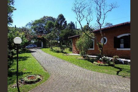 37_photo/94cfaa9b1f.db01357aa49deb94-ATLAS-06ee7ff5-c756-47ca-bfa5-a6f61cfb5275.jpg de casa à venda com 4 quartos, 380m² em Jardim Mediterraneo, Cotia