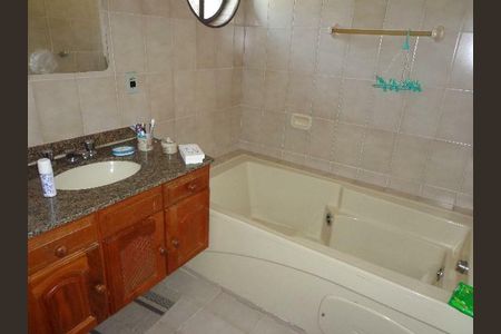 27_photo/94cfaa9b1f.db01357aa49deb94-ATLAS-bcec6350-2612-43d3-84b2-beef3e31d726.jpg de casa à venda com 4 quartos, 380m² em Jardim Mediterraneo, Cotia