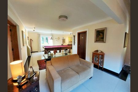 6_photo/94cfaa9b3f.591f4a49457a4313-ATLAS-2f1a94ea-b64f-4f7c-bae6-cd6cb9832d4a.jpg de casa de condomínio à venda com 3 quartos, 400m² em Vila Santo Antonio de Carapicuiba, Cotia