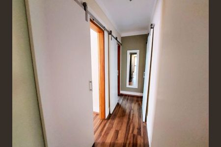 2_photo/94cfaa9b3f.591f4a49457a4313-ATLAS-dcfd05c6-03f3-4cf9-a92d-d3235f339999.jpg de casa de condomínio à venda com 3 quartos, 400m² em Vila Santo Antonio de Carapicuiba, Cotia