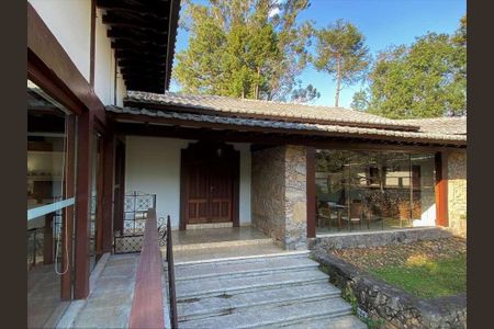 2_photo/94cfaa9b63.4e221277b30b404d-ATLAS-1df9968c-fe8e-4ed7-b065-43257a192627.jpg de casa à venda com 6 quartos, 1374m² em Vila Santo Antonio de Carapicuiba, Cotia