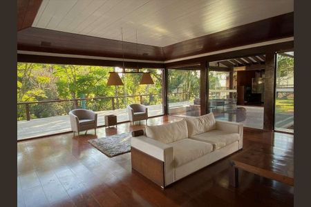 11_photo/94cfaa9b63.4e221277b30b404d-ATLAS-d93c2924-77dc-42c5-9530-291c66e097df.jpg de casa à venda com 6 quartos, 1374m² em Vila Santo Antonio de Carapicuiba, Cotia