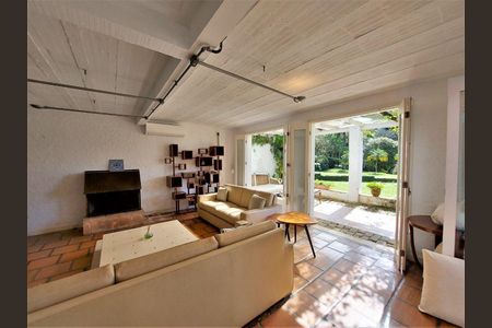 12_photo/94cfaa9c53.0435190f6de6ffa1-ATLAS-8022c9c5-b0bb-4164-a921-eb1762d2dcf9.jpg de casa de condomínio à venda com 4 quartos, 500m² em Parque Silvino Pereira, Cotia