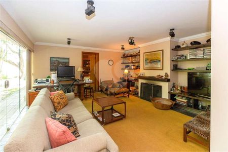 7_photo/94cfaa9ce7.9612c2c0390caf5f-ATLAS-e56cb20d-0bc4-45e9-9fed-a63f073a6110.jpg de casa à venda com 6 quartos, 721m² em Parque Silvino Pereira, Cotia