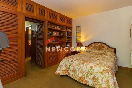 26_photo/94cfaa9ce7.dda3a78fb47de289-ATLAS-06c4a2be-d51c-47e6-88d9-2ceee044b625.jpg de casa de condomínio à venda com 6 quartos, 721m² em Parque Silvino Pereira, Cotia