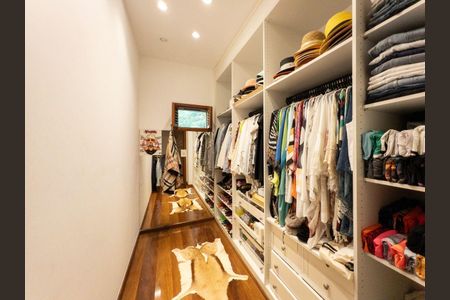 5_photo/94cfaa9cff.e6e1c947b02cf8fb-ATLAS-bbb3623f-0fc9-4bf2-b27a-71864c1f1a3e.jpg de casa de condomínio à venda com 4 quartos, 467m² em Parque Silvino Pereira, Cotia