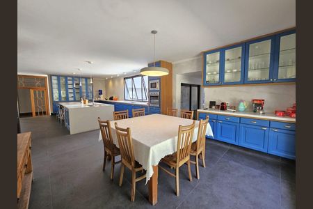 11_photo/94cfaa9dc3.e5c1dbf3952ec410-ATLAS-bd84487c-0ed6-4b72-83e8-2d9cf7259ebd.jpg de casa de condomínio à venda com 4 quartos, 980m² em Parque Silvino Pereira, Cotia