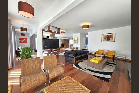 5_photo/94cfaa9dc3.e5c1dbf3952ec410-ATLAS-ec39c29d-c920-41ce-bcb1-2d47c16e9cae.jpg de casa de condomínio à venda com 4 quartos, 980m² em Parque Silvino Pereira, Cotia