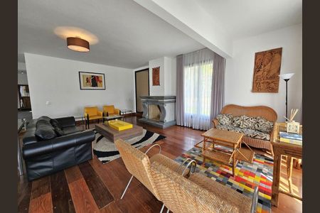 1_photo/94cfaa9dc3.e5c1dbf3952ec410-ATLAS-fa2e8987-7ab7-4b7d-b37c-f2bd60bfc29d.jpg de casa de condomínio à venda com 4 quartos, 980m² em Parque Silvino Pereira, Cotia