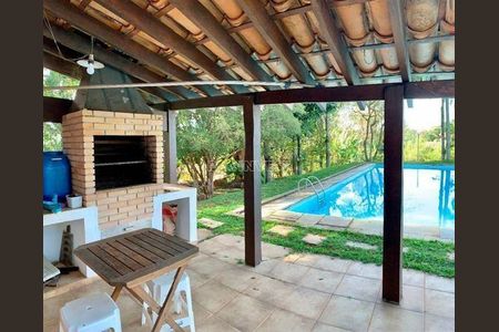 2_photo/94cfaa9e0f.813e0fc0a92df6ab-ATLAS-0dbf8c7e-9d36-4e70-9a2c-910f2ba20acf.jpg de casa à venda com 4 quartos, 800m² em Parque Silvino Pereira, Cotia