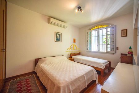 19_photo/94cfaa9e0f.813e0fc0a92df6ab-ATLAS-2db19de7-182f-4997-be90-5b2a2ca7c892.jpg de casa à venda com 5 quartos, 756m² em Parque Silvino Pereira, Cotia