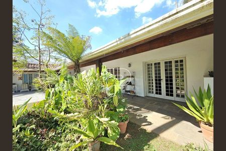 2_photo/94cfaa9e0f.813e0fc0a92df6ab-ATLAS-32e5fb13-3d38-43fb-8dd3-160b0537baab.jpg de casa à venda com 5 quartos, 790m² em Parque Silvino Pereira, Cotia