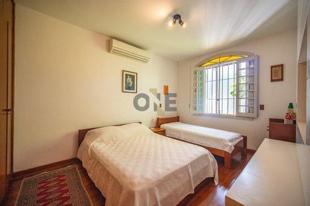 22_photo/94cfaa9e0f.813e0fc0a92df6ab-ATLAS-6e4cd900-d0f8-4146-ac8f-113fdda95ecb.jpg de casa à venda com 5 quartos, 757m² em Parque Silvino Pereira, Cotia