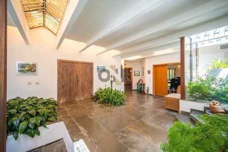 4_photo/94cfaa9e0f.813e0fc0a92df6ab-ATLAS-85642540-dc5b-46a5-904e-0684e45c514f.jpg de casa à venda com 5 quartos, 757m² em Parque Silvino Pereira, Cotia