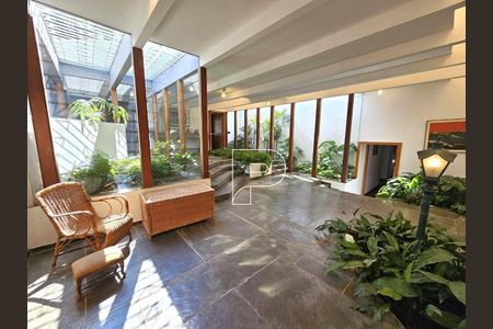 11_photo/94cfaa9e0f.813e0fc0a92df6ab-ATLAS-b79a7f71-1e9a-4972-a25e-1777e30924f4.jpg de casa à venda com 5 quartos, 790m² em Parque Silvino Pereira, Cotia