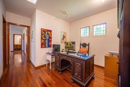 24_photo/94cfaa9e0f.813e0fc0a92df6ab-ATLAS-caaea5e9-9fb3-4512-a537-7a17ed5a4a74.jpg de casa à venda com 5 quartos, 756m² em Parque Silvino Pereira, Cotia