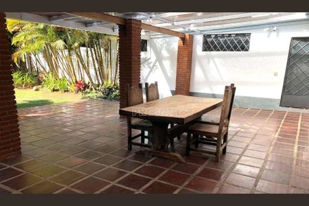 6_photo/94cfaa9e1f.e2451d589f4ca2b2-ATLAS-3c749afa-9f18-4d9c-82f9-ad2cc6527b0d.jpg de casa à venda com 5 quartos, 625m² em Vila Santo Antonio de Carapicuiba, Cotia