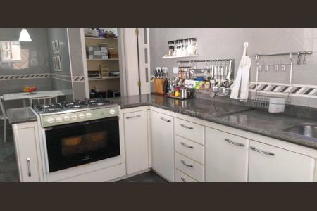 30_photo/94cfaa9e3d.4540318967139590-ATLAS-bc283801-89da-40e2-81b3-4ec33e642f01.jpg de casa à venda com 3 quartos, 540m² em Parque Silvino Pereira, Cotia