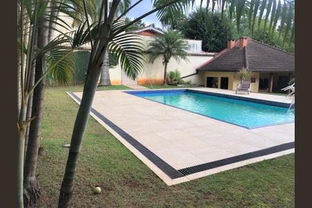 5_photo/94cfaa9e3d.ceff8192393c33de-ATLAS-182810f5-33db-439b-847e-a45859b487cd.jpg de casa à venda com 3 quartos, 438m² em Parque Silvino Pereira, Cotia