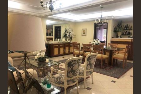 8_photo/94cfaa9e3d.ceff8192393c33de-ATLAS-660d57aa-507b-4d23-a9f7-8a4129582f3b.jpg de casa à venda com 3 quartos, 438m² em Parque Silvino Pereira, Cotia