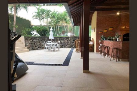 39_photo/94cfaa9e3d.ceff8192393c33de-ATLAS-c32a4943-e78b-42a9-bd26-39d1d805888a.jpg de casa à venda com 3 quartos, 438m² em Parque Silvino Pereira, Cotia