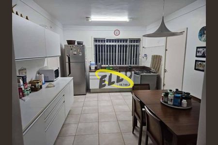 12_photo/94cfaa9e41.df2406aa61ba3211-ATLAS-0393eddf-c221-4008-bf66-458f210664de.jpg de casa à venda com 4 quartos, 414m² em Parque Silvino Pereira, Cotia