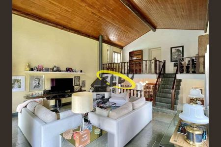 3_photo/94cfaa9e41.df2406aa61ba3211-ATLAS-0c7ac31c-5867-414e-99cf-94a45a2aa4cb.jpg de casa à venda com 4 quartos, 414m² em Parque Silvino Pereira, Cotia